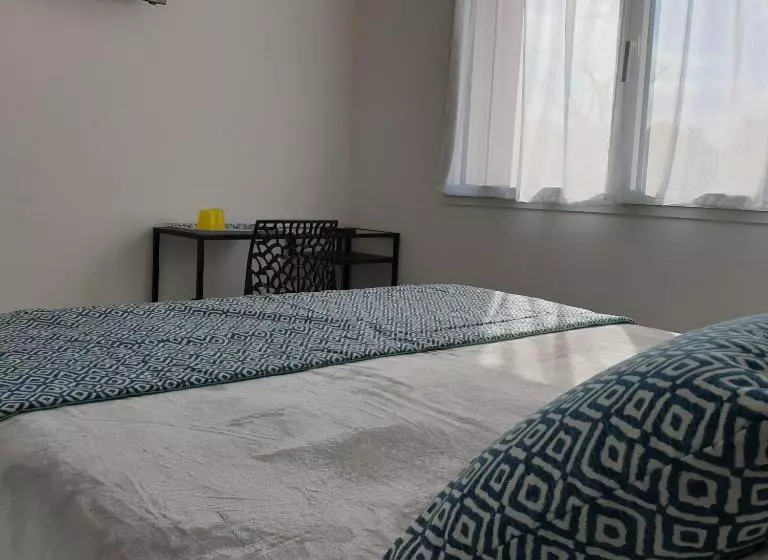 ベッドアンドブレックファースト Chez Les J Folais   3 Kms Puy Dufou   Les Epesses