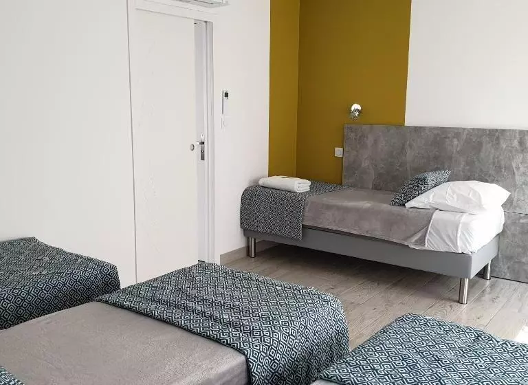 ベッドアンドブレックファースト Chez Les J Folais   3 Kms Puy Dufou   Les Epesses