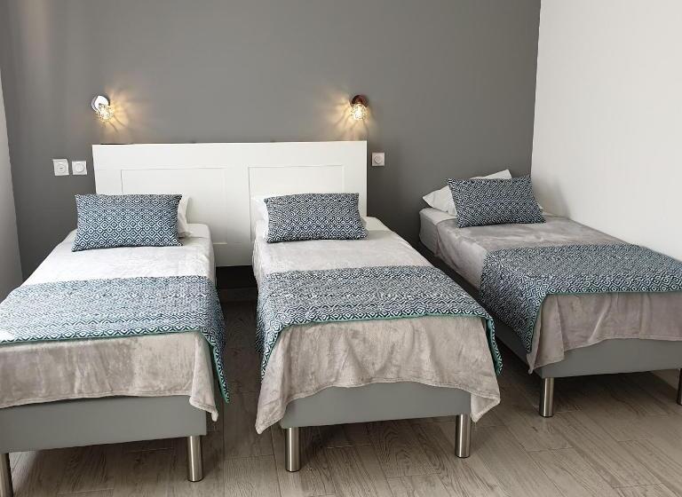 ベッドアンドブレックファースト Chez Les J Folais   3 Kms Puy Dufou   Les Epesses