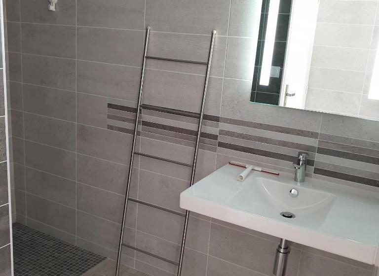 ベッドアンドブレックファースト Chez Les J Folais   3 Kms Puy Dufou   Les Epesses