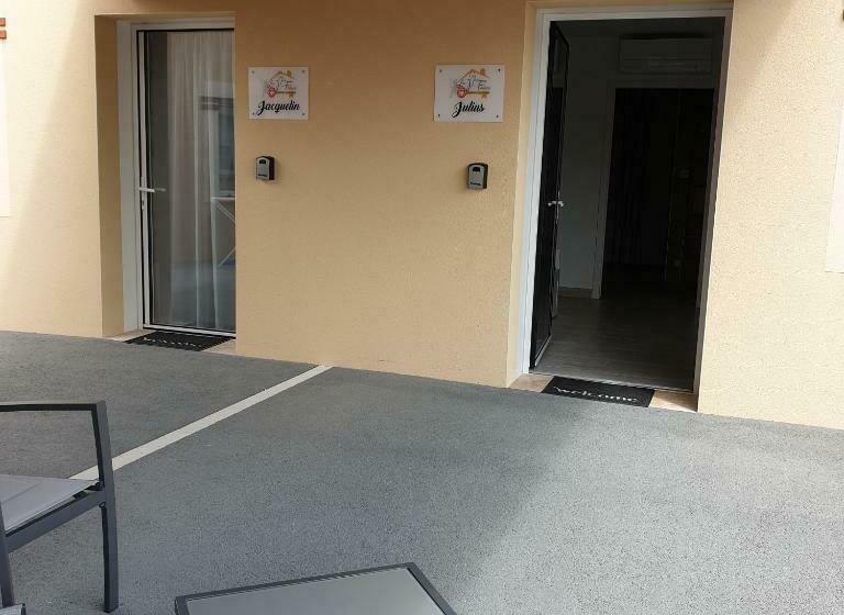 ベッドアンドブレックファースト Chez Les J Folais   3 Kms Puy Dufou   Les Epesses