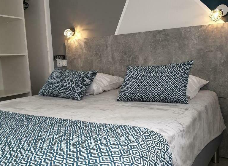 ベッドアンドブレックファースト Chez Les J Folais   3 Kms Puy Dufou   Les Epesses