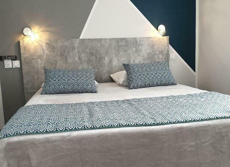 ベッドアンドブレックファースト Chez Les J Folais   3 Kms Puy Dufou   Les Epesses