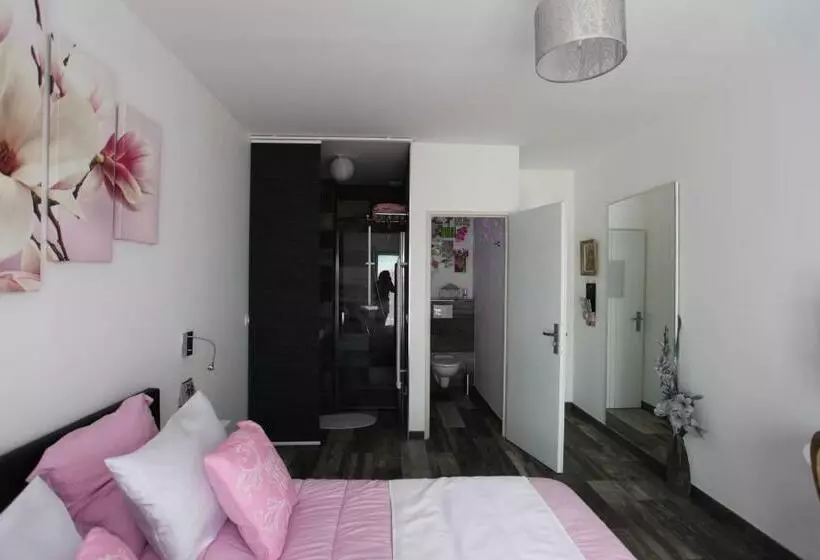 Aamiaismajoitus (B&B) Le Chat Botté77