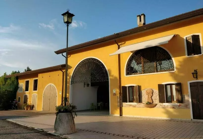هتل Agriturismo Gazza Ladra