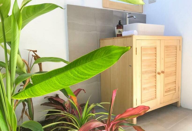 هتل Mandala Tribe Treehouses