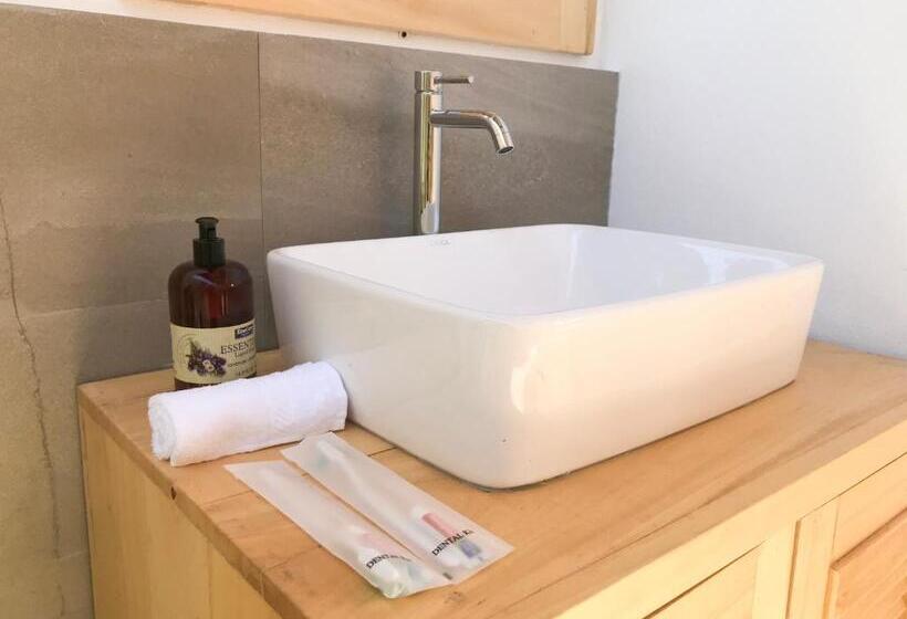 هتل Mandala Tribe Treehouses