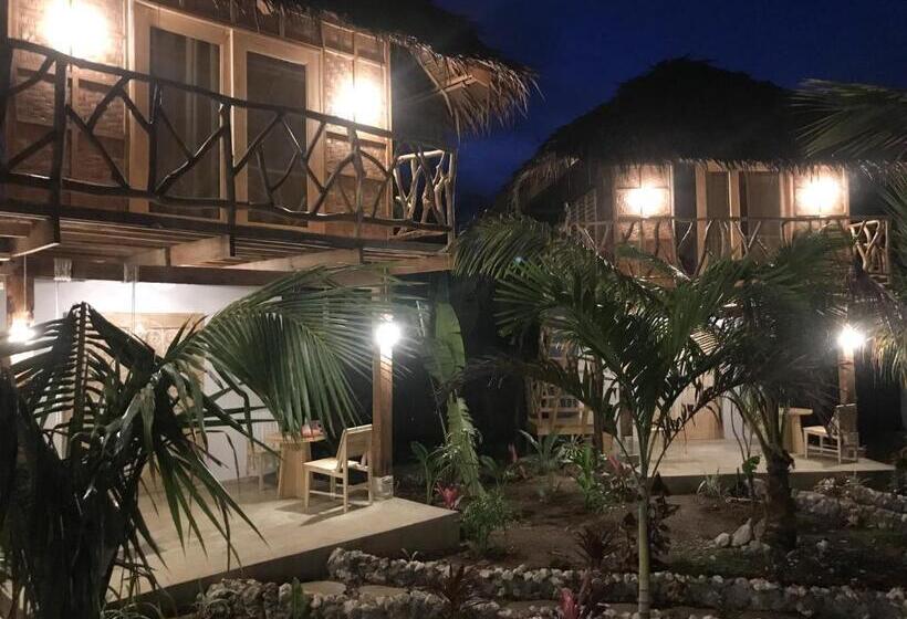 هتل Mandala Tribe Treehouses