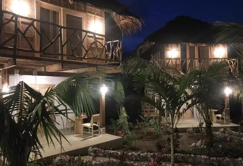 هتل Mandala Tribe Treehouses