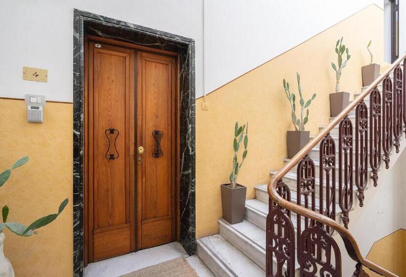 پانسیون Fourooms   Bari Sparano