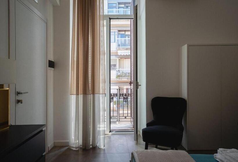 پانسیون Fourooms   Bari Sparano