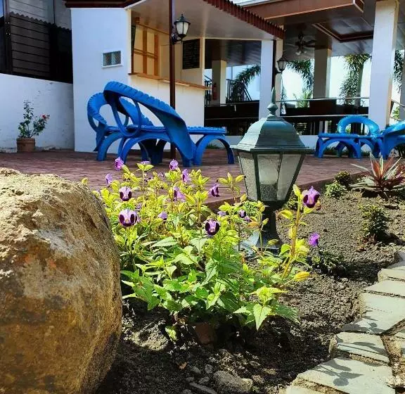 A Villas Resort & Restaurant