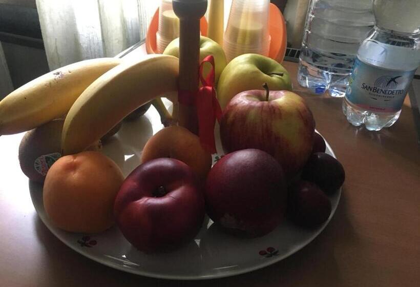 تختخواب و صبحانه Alla Rotonda Dai Santi