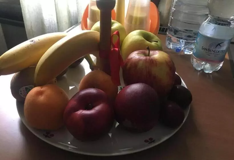 تختخواب و صبحانه Alla Rotonda Dai Santi