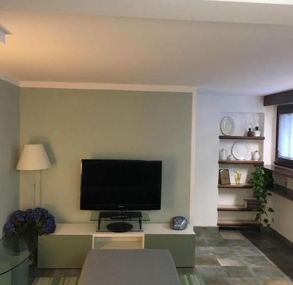 تختخواب و صبحانه Alla Rotonda Dai Santi