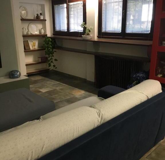 تختخواب و صبحانه Alla Rotonda Dai Santi