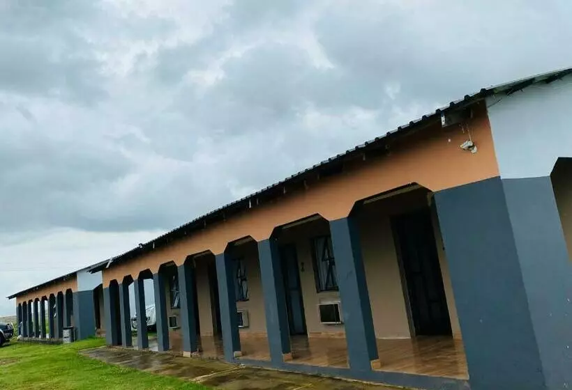 ベッドアンドブレックファースト Chumluyatha Airport Bnb