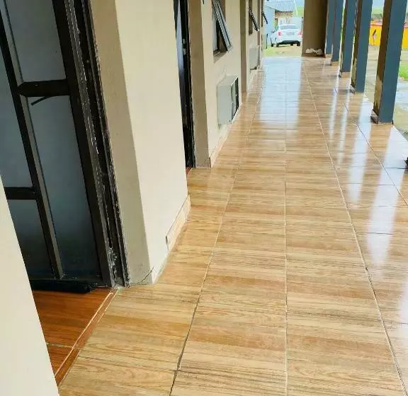 ベッドアンドブレックファースト Chumluyatha Airport Bnb