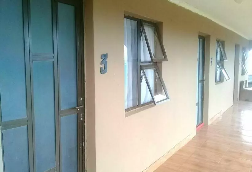 ベッドアンドブレックファースト Chumluyatha Airport Bnb