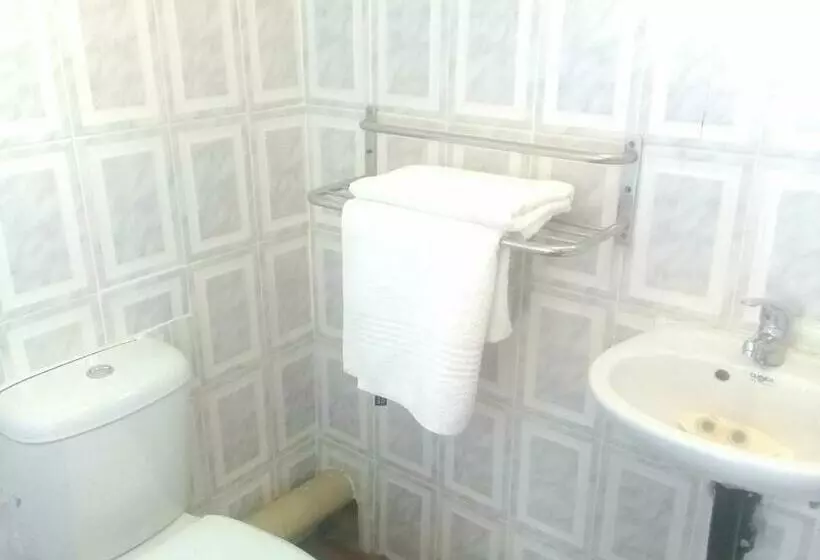ベッドアンドブレックファースト Chumluyatha Airport Bnb
