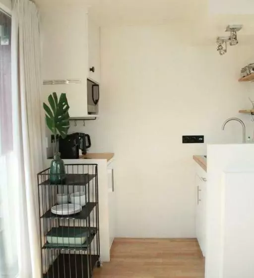 تختخواب و صبحانه Houseboat Studio Sooki