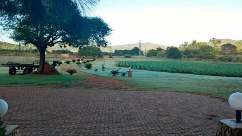 בית מלון כפרי Ploughman’s Rest