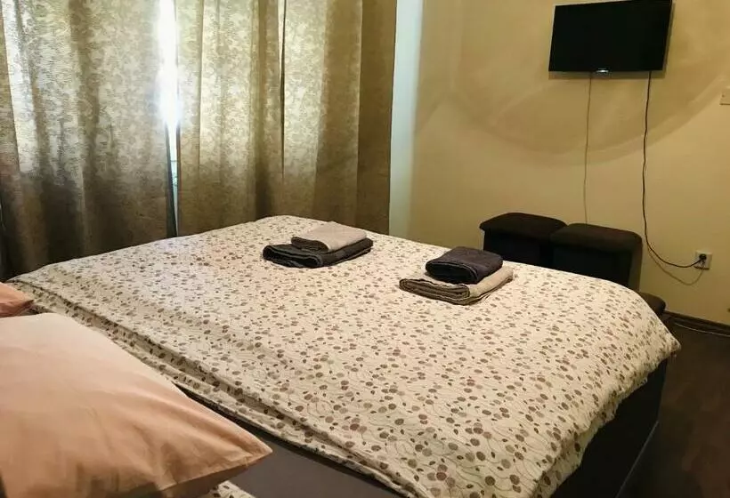 Aamiaismajoitus (B&B) Apartmán Stursovka