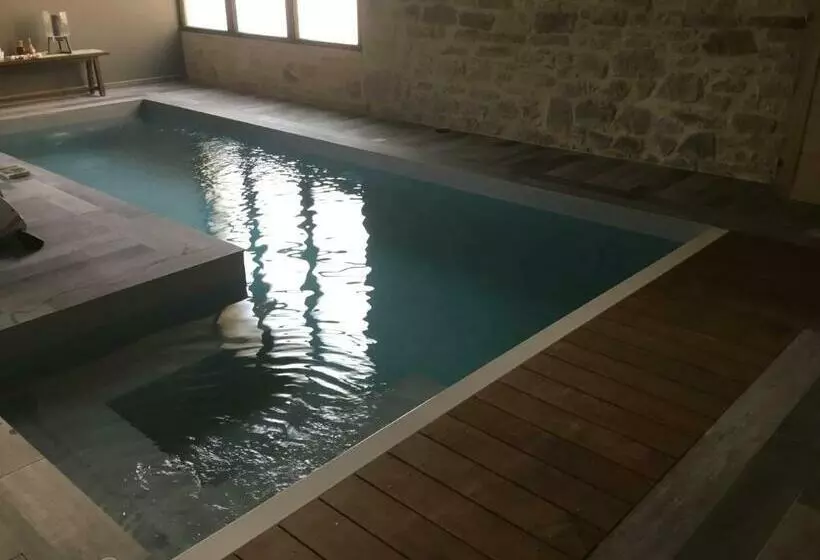 Aamiaismajoitus (B&B) Le Mas Des Auges