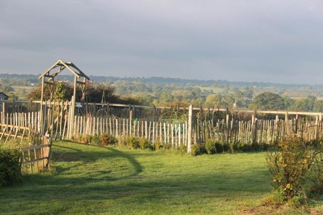 Bed and Breakfast Mapperton Hill Farm