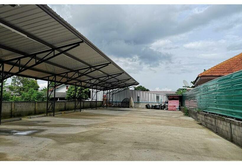 Отель Haohug Maekhachan