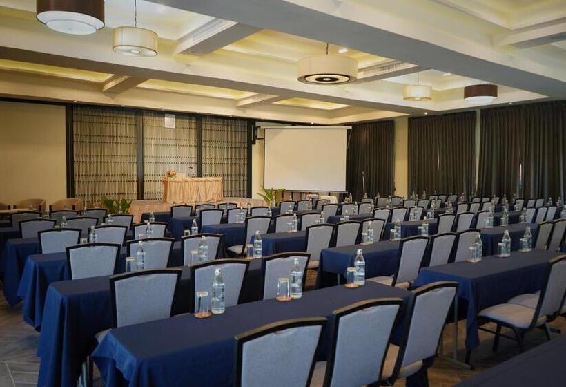 בית מלון כפרי Kachonghills Tented Resort Trang