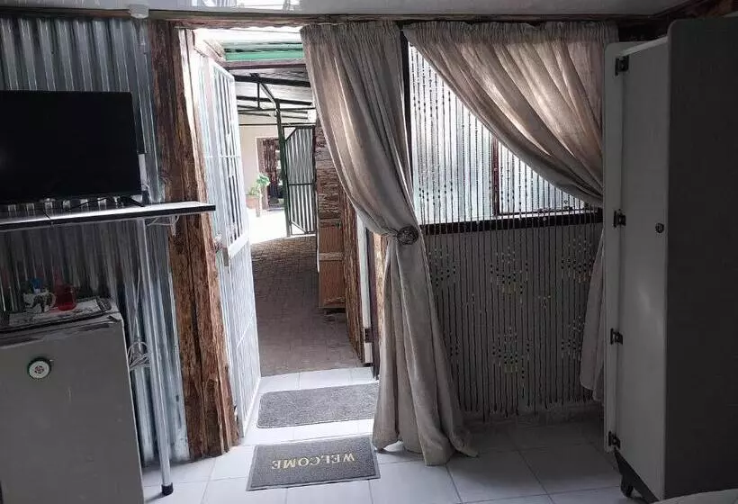 ペンション African Elephant S Den