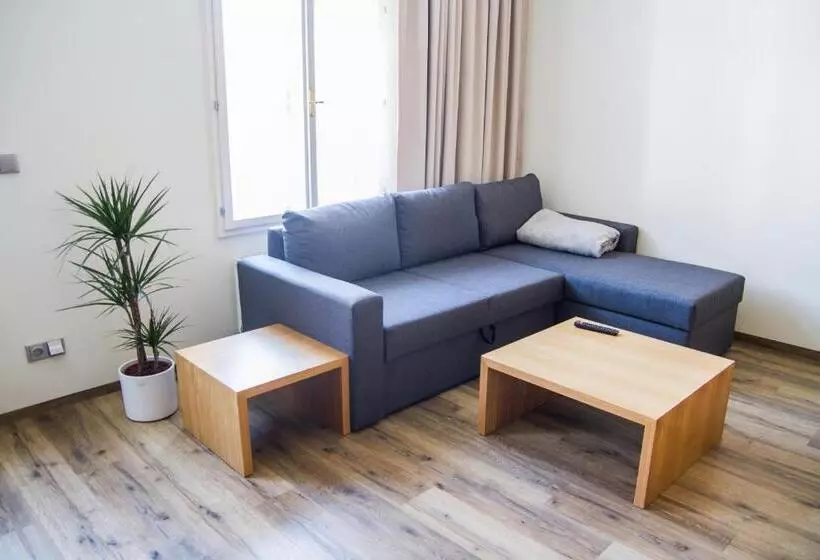 Majatalo Apart U Lva