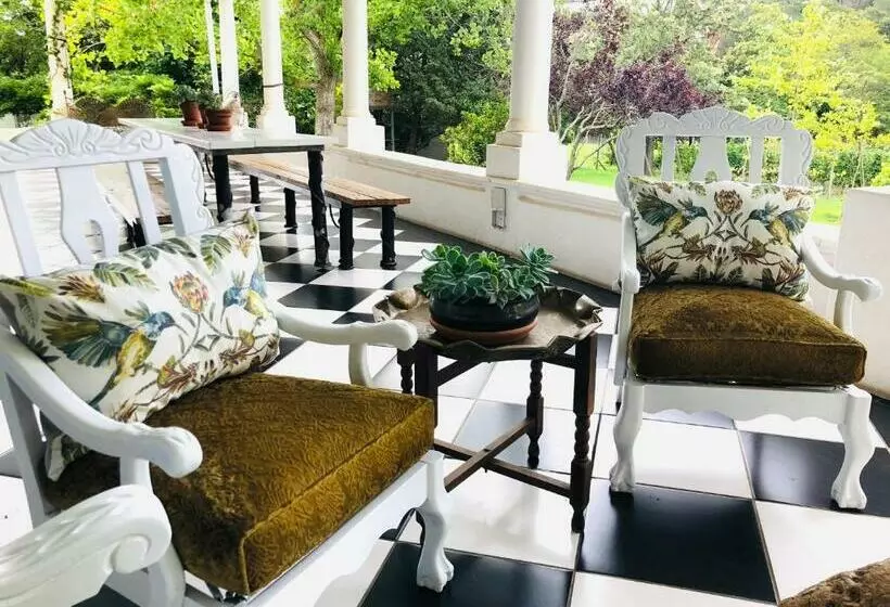 Majatalo Caledon Grace Guesthouse