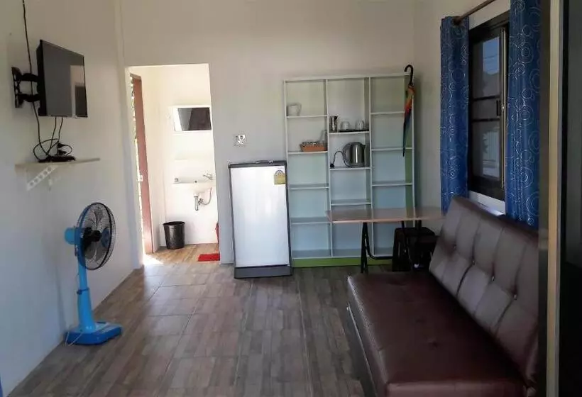 ペンション Lucky Home Prakhon Chai