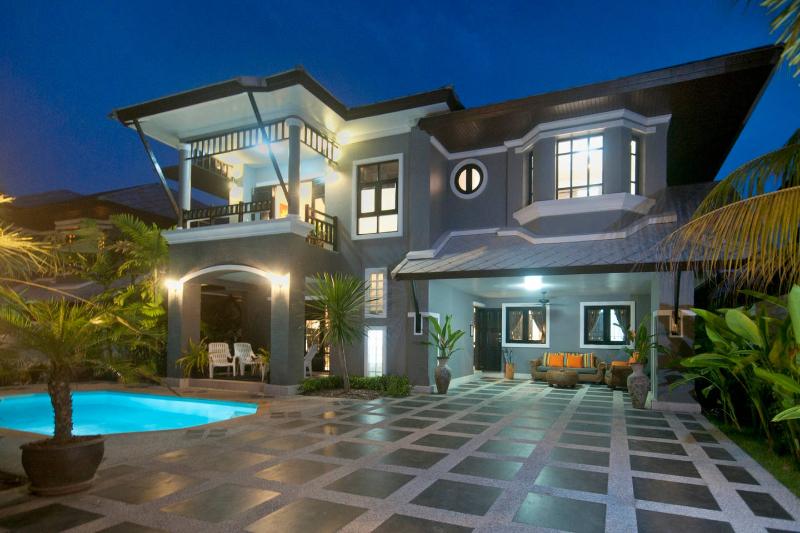 Baan Santhiya Private Pool Villas