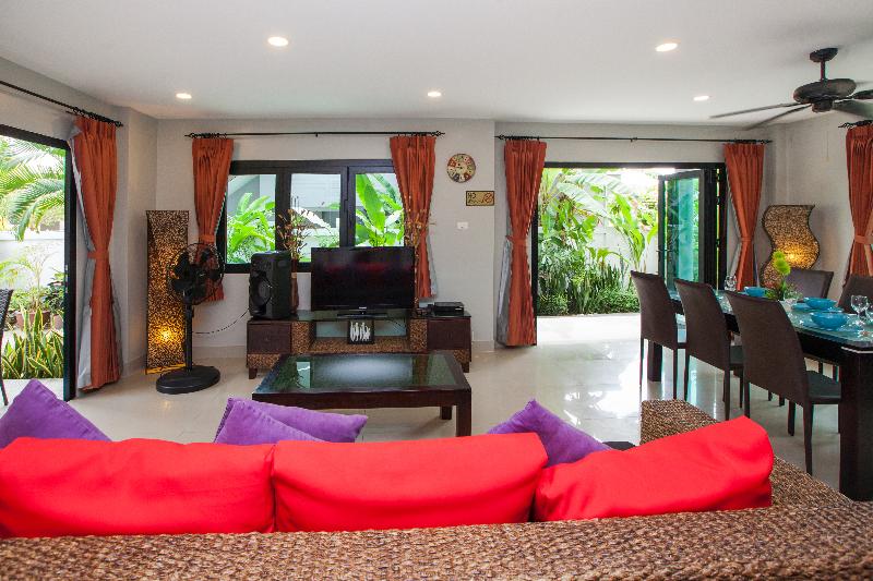 Baan Santhiya Private Pool Villas