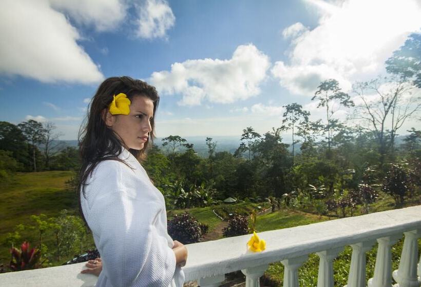 هتل Arenal Waterfall Lodge