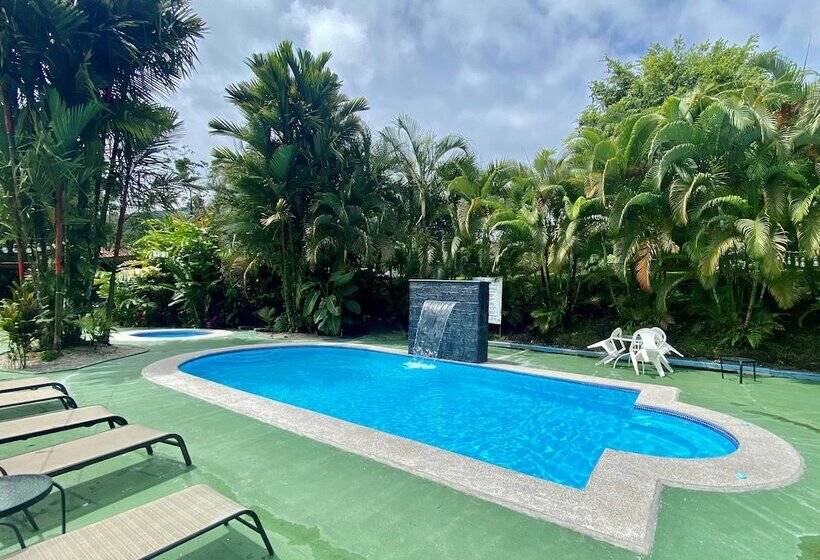 هتل Arenal Waterfall Lodge