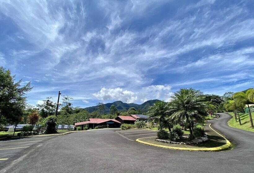 هتل Arenal Waterfall Lodge