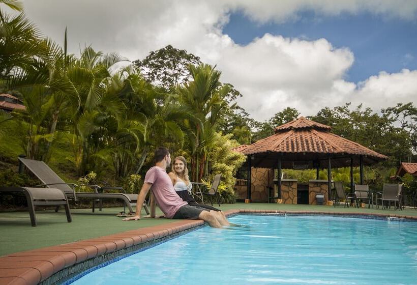 هتل Arenal Waterfall Lodge