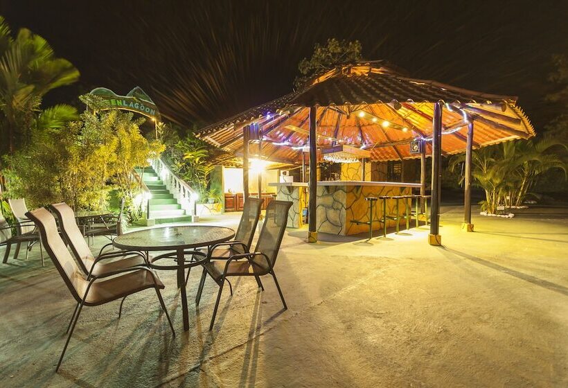 هتل Arenal Waterfall Lodge