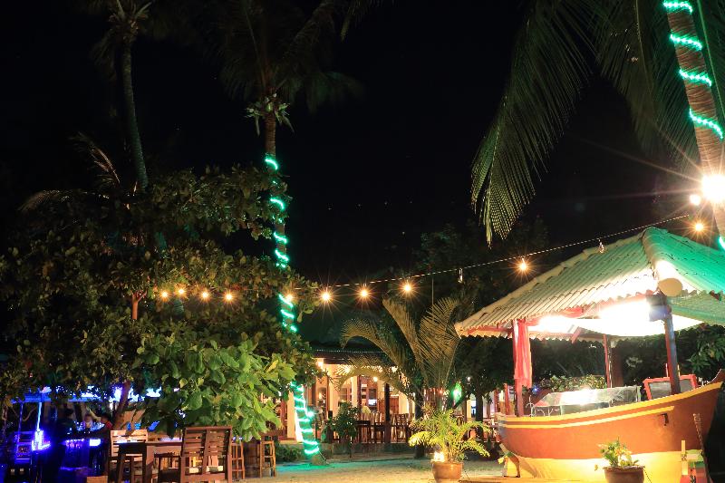 בית מלון כפרי Da Kanda Villa Beach Resort