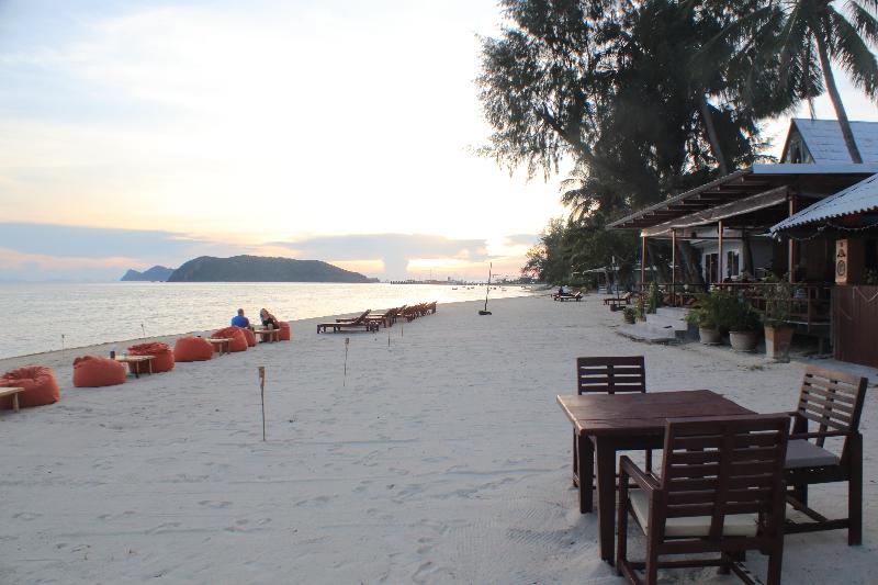 בית מלון כפרי Da Kanda Villa Beach Resort