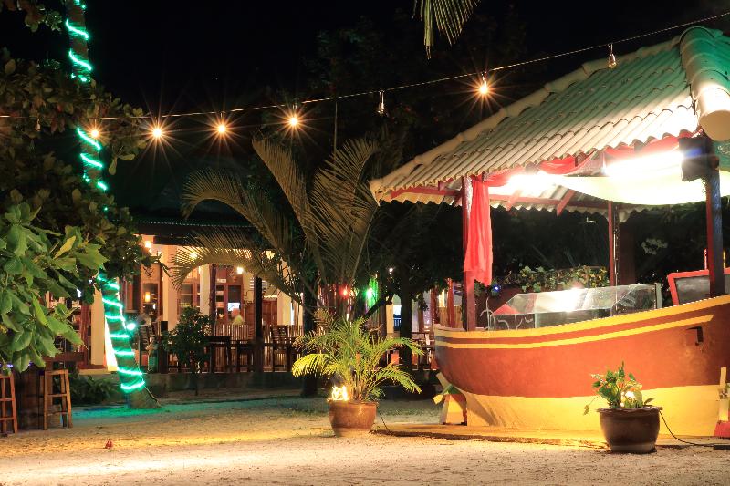 בית מלון כפרי Da Kanda Villa Beach Resort