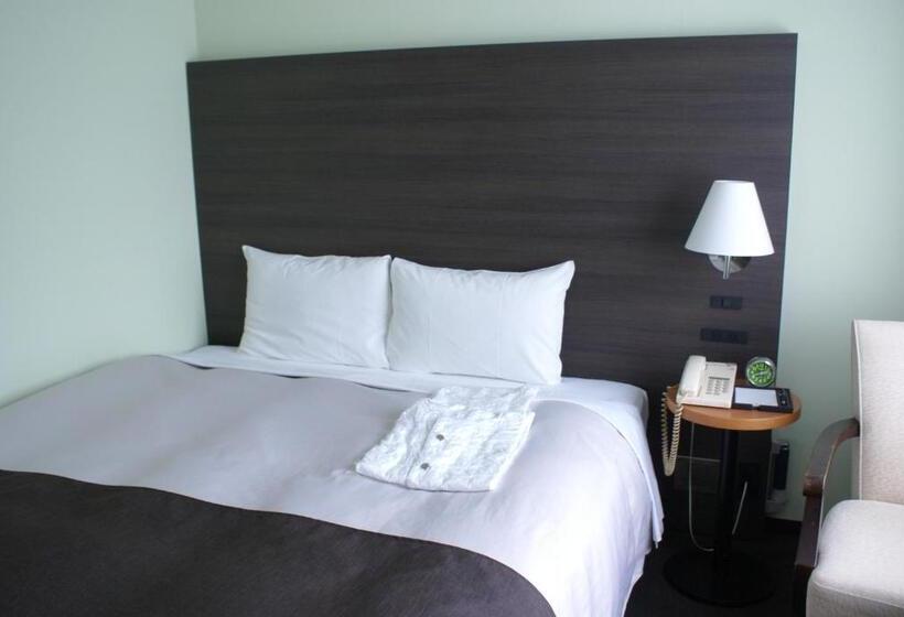 בית מלון כפרי Ginza Grand