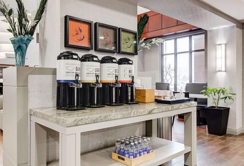 ホテル Hampton Inn & Suites By Hilton Brantford Conference Centre