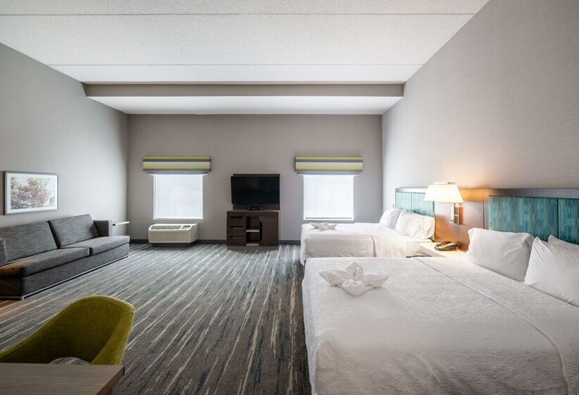 Отель Hampton Inn & Suites Poughkeepsie