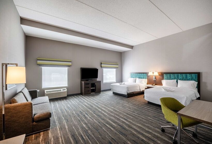 Отель Hampton Inn & Suites Poughkeepsie