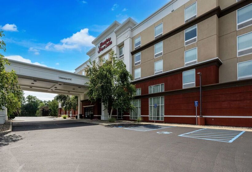 Отель Hampton Inn & Suites Poughkeepsie